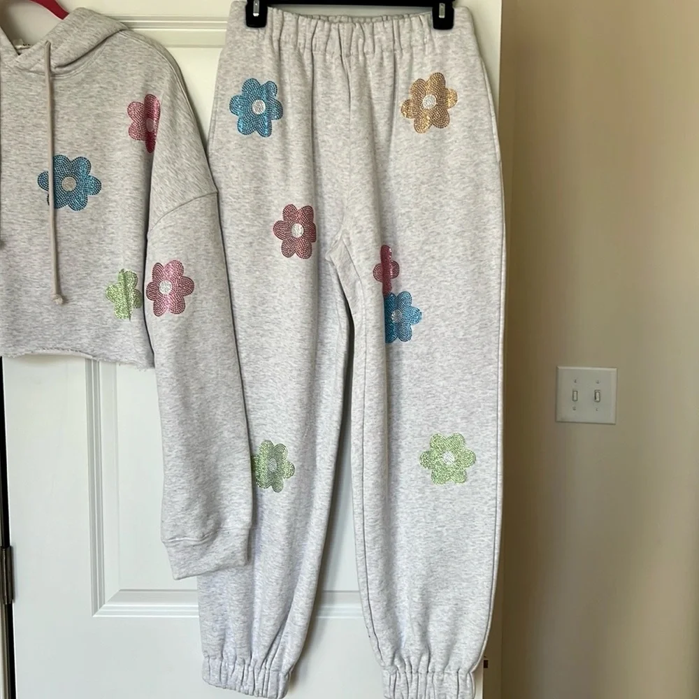 NWT Adorable Sweatshirt and Sweatpants - Picture 4 of 8